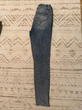 High-Rise Skinny Jeans in Washed Blue
